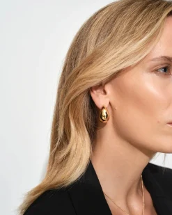 Tom Wood<Tom Wood Bao Hoops Large Gold Øredobber Gull